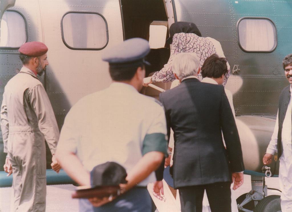 Mohterma Banezir Bhutto, Prime Minister of Pakistan visited PQA on 05th August 1989 - 3